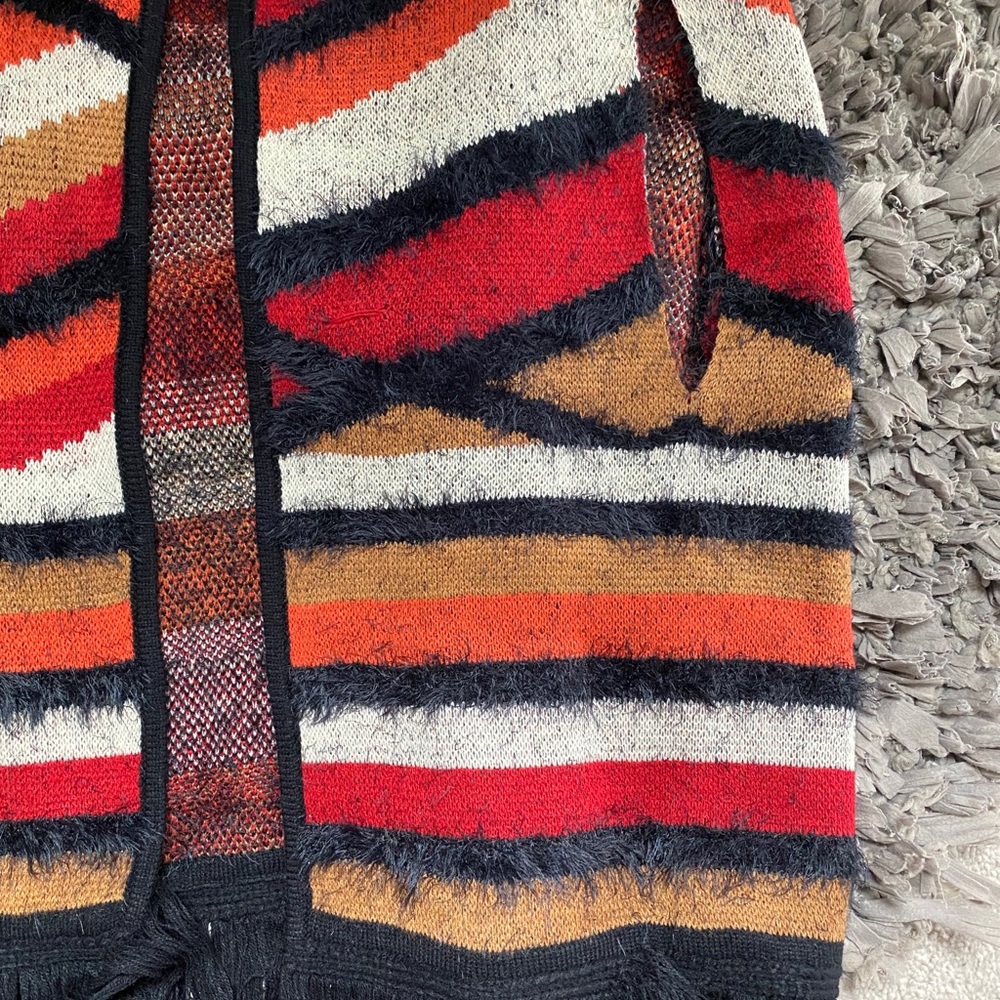 Vertigo Poncho - Picture 4 of 4
